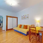 Biela Street Apartmán *