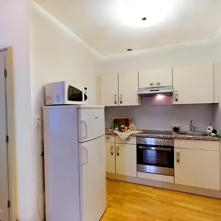 贝拉街中央公寓