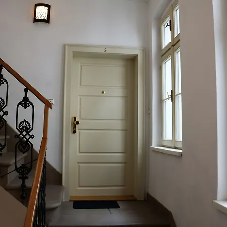 贝拉街中央公寓 布拉迪斯拉发