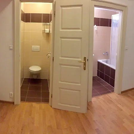 贝拉街中央公寓